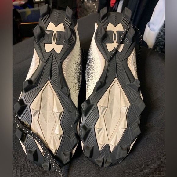 Under Armour Spotlight 2.0 Men’s football cleats in size 8. - Picture 6 of 8